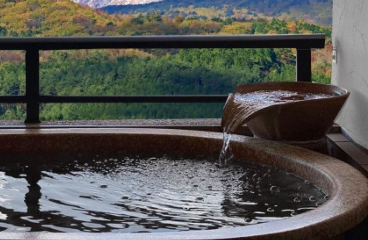 客室風呂リフォームのメリットを徹底解説｜費用・補助金活用で効率経営へのアイキャッチ