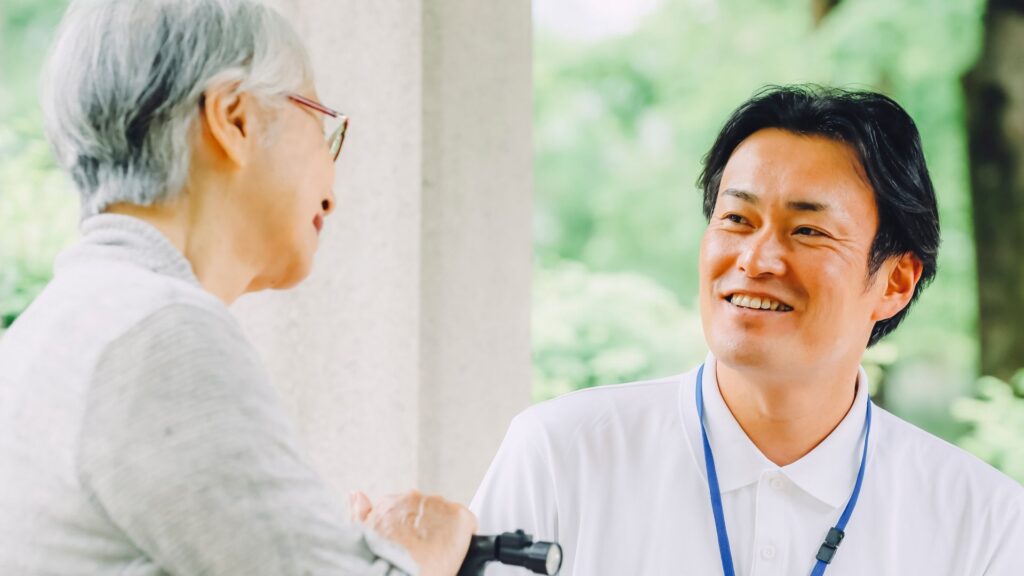 老人ホームにおける浴槽でのレジオネラ属菌対策｜安全な入浴環境を守る方法のアイキャッチ