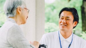 老人ホームにおける浴槽でのレジオネラ属菌対策｜安全な入浴環境を守る方法のアイキャッチ