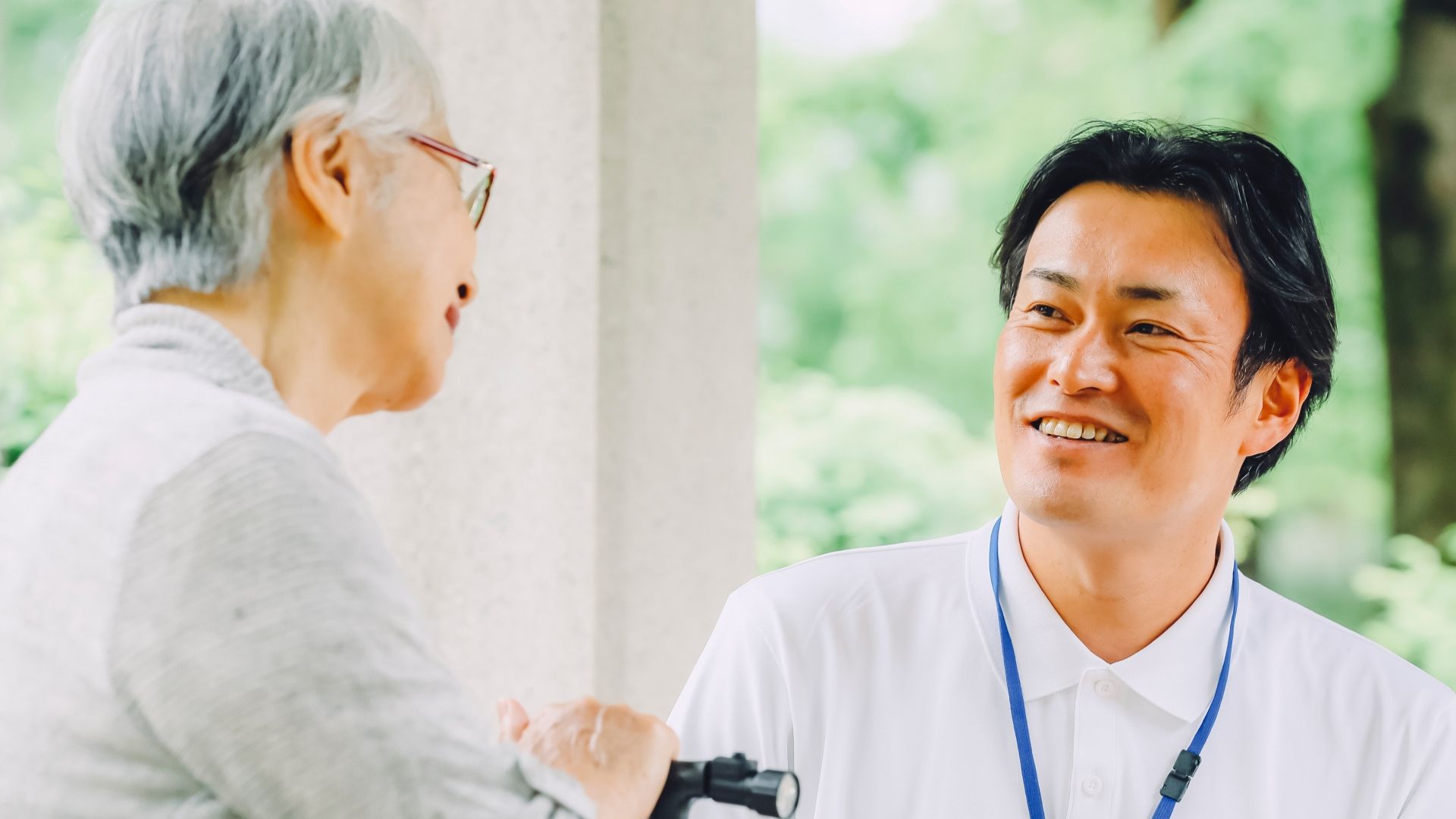 老人ホームにおける浴槽でのレジオネラ属菌対策｜安全な入浴環境を守る方法のアイキャッチ