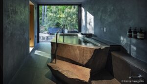 NOT A HOTEL KITAKARUIZAWA BASE 様（群馬県）